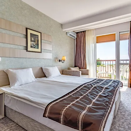 منتجع Hi Imperial 4*