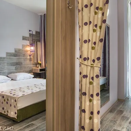 Semesteranläggning (resort) Hi Imperial 4*